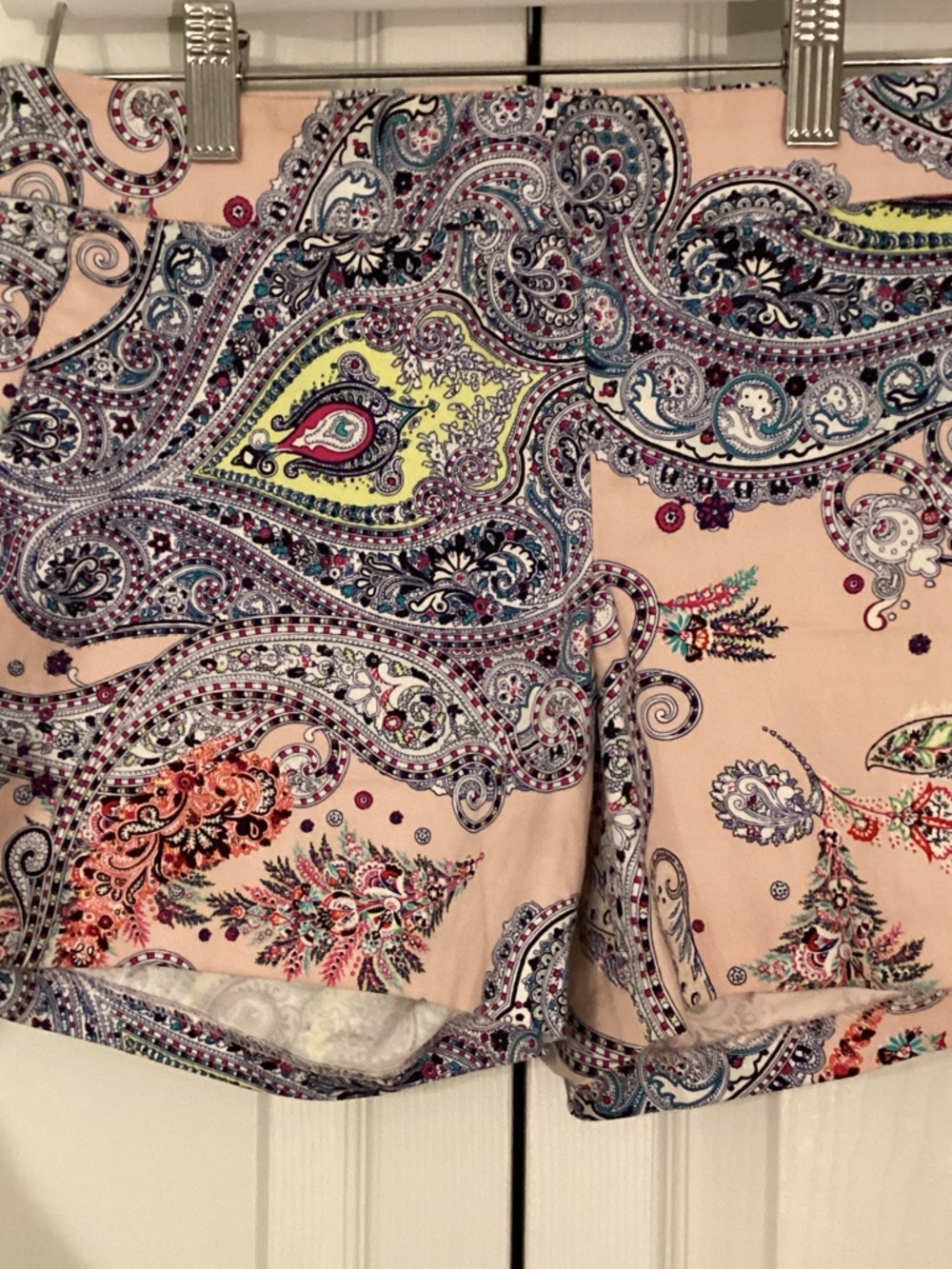 Express Paisley Print Shorts in Pink Multi Size 0 EUC - Picture 2 of 6